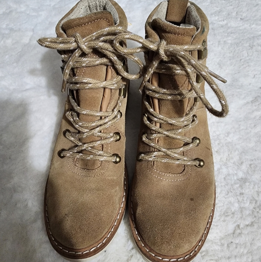 Womens boots TOMS